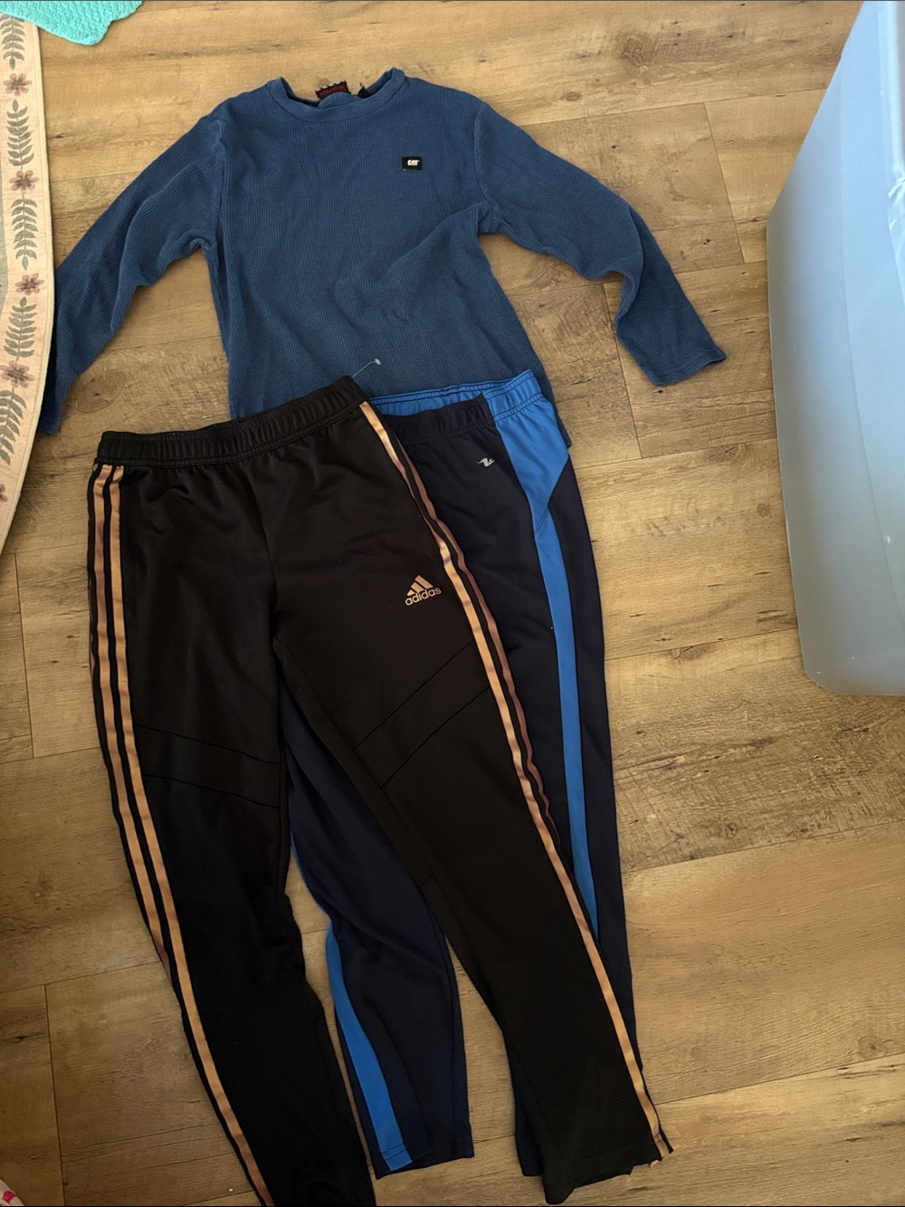 10/12 boys bundle no size on adidas measures like the athletic works